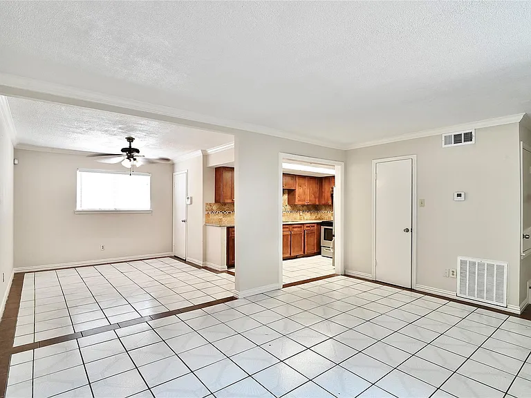 8314 La Roche Ln — Photo 9