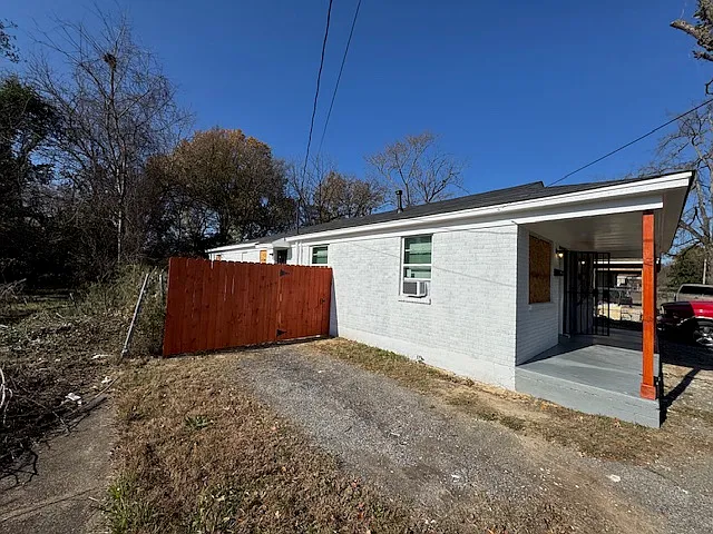 1675 Oakwood St #1677 — Photo 12