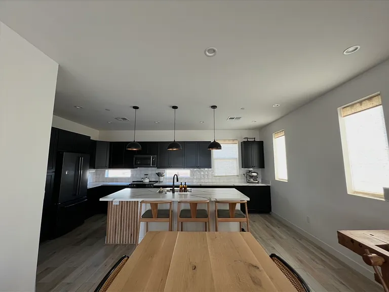 825 N 9th Ave #12 — Photo 8