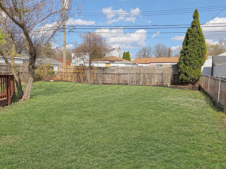 8241 Clippert St — Photo 15