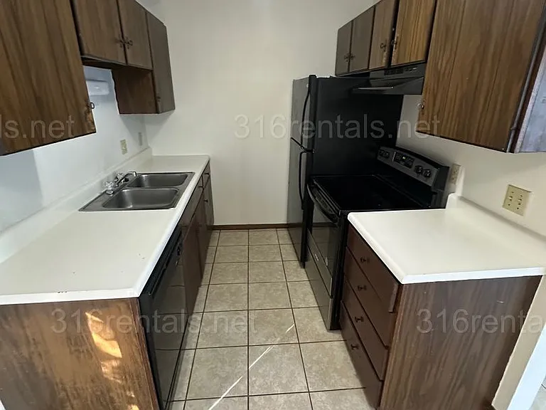 359 E Marion Ct — Photo 16
