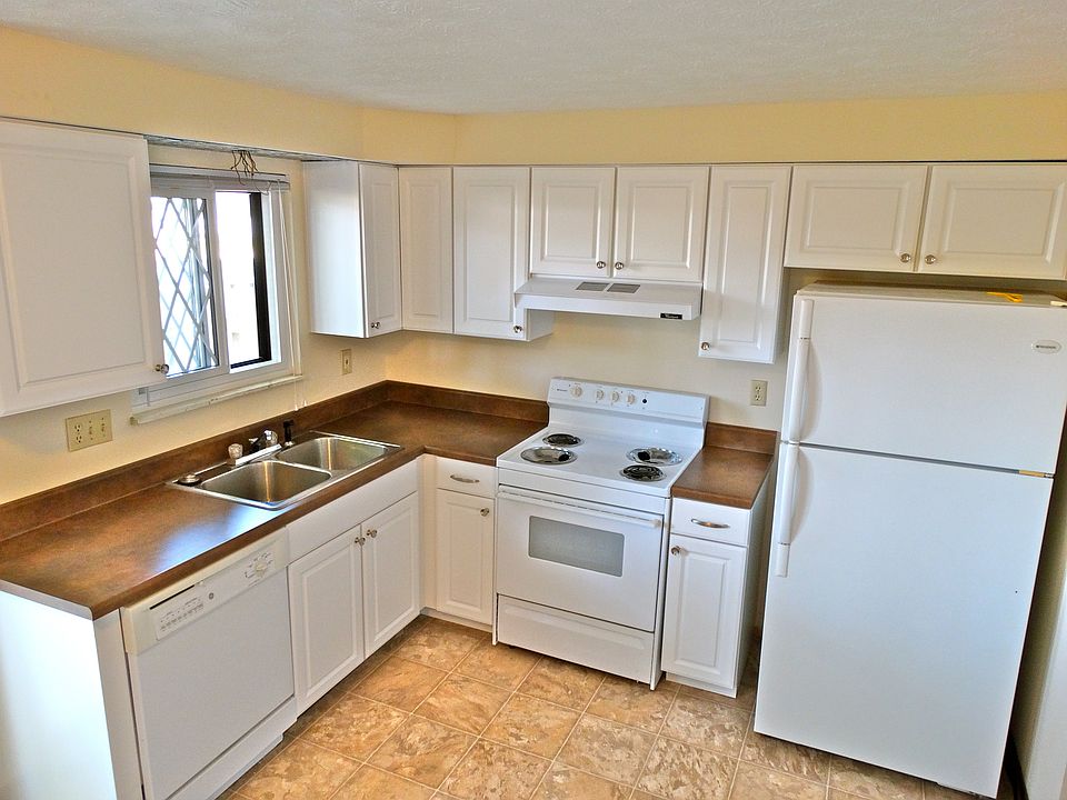 1st image of 209 Nottingham Ct