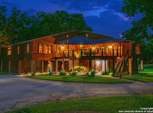 555 Turtle Ln, Seguin, TX 78155