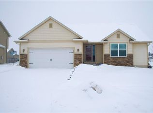 305 32nd St SW, Altoona, IA 50009