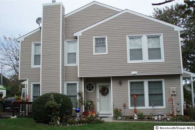 1st image of 981 Jessica Ct