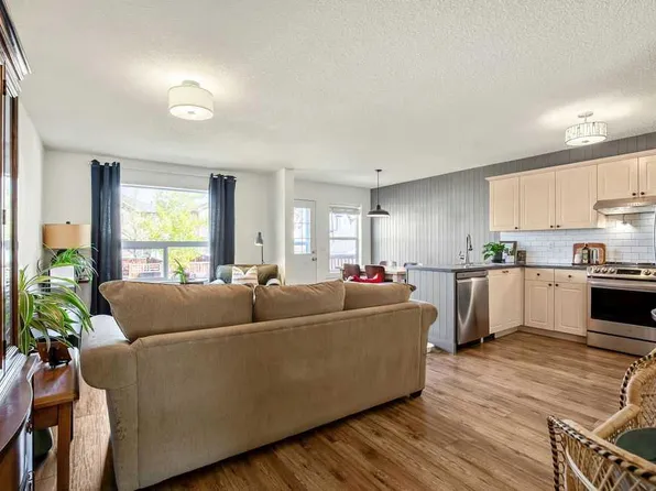 20 S Covepark Close NE, Calgary, AB T3K 5R3