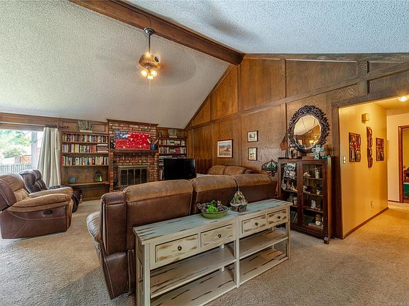 4th image of 504 Dove Dr