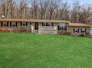 342 Hackett Rd, Hampton, NJ 08827