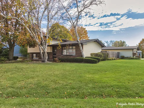 103 Longmeadow Dr, Lindenhurst, IL 60046