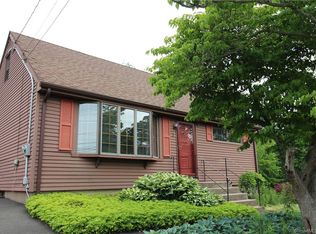 3 Dean Dr, Wallingford, CT 06492