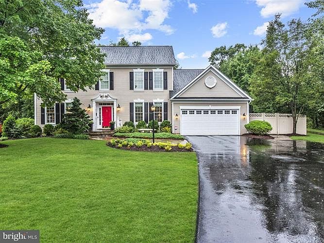 1st image of 158 Longfellow Dr