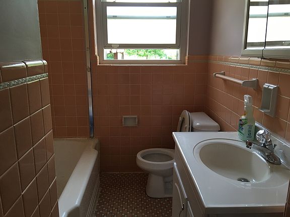 4th image of 1285 Norman Ave