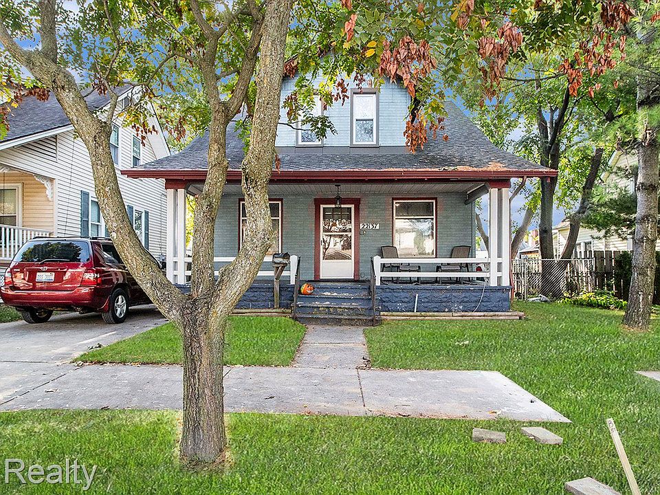 1st image of 22137 Park St