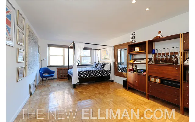 Sold by Douglas Elliman | media 21