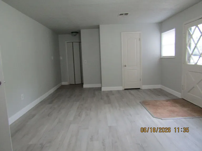 1202 NW Lake Ave — Photo 7