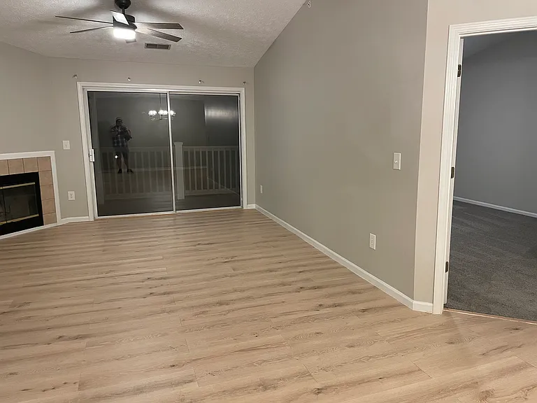 400 Lakeview Dr #9 — Photo 9