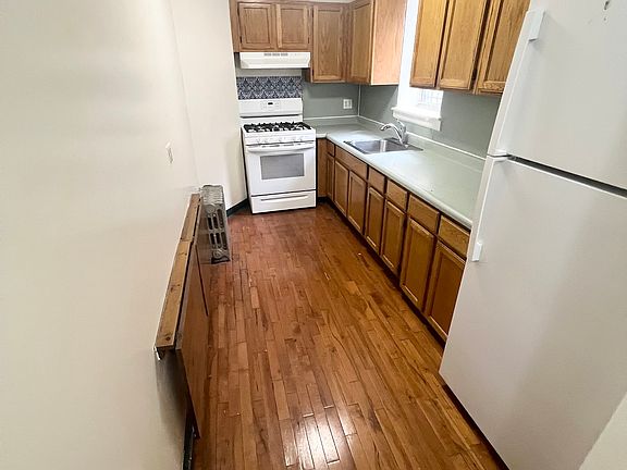 2nd image of 2536 22nd St APT 1