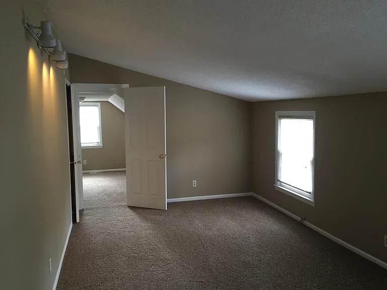 6213 N Woodland Ave — Photo 13