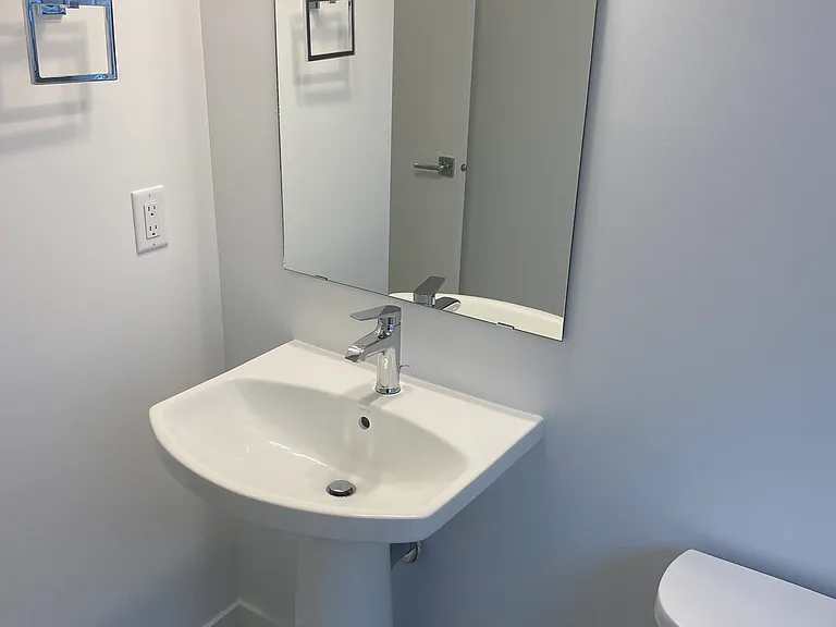 280 Chelsea Rd — Photo 43