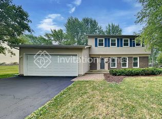 159 E Timberlane Dr, Palatine, IL 60067