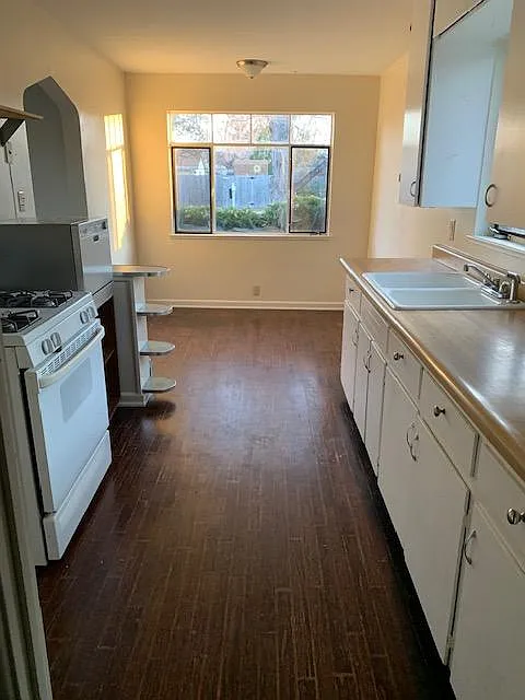 1 bed, 725 sqft, $1,600 — Photo 4