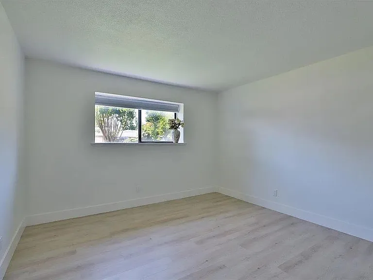 6821 Havenhurst Dr — Photo 23