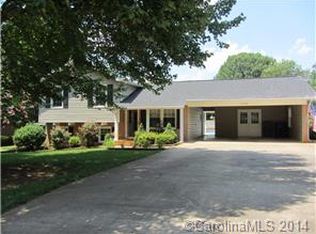 1036 Hefner Dr NW, Conover, NC 28613