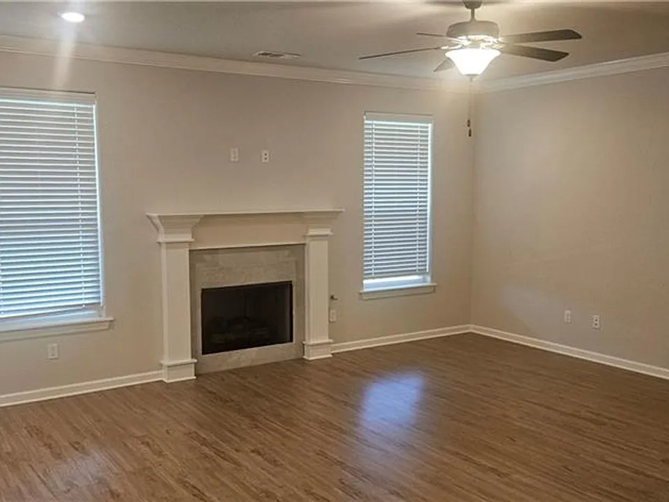 302 S Emerald Woods Run