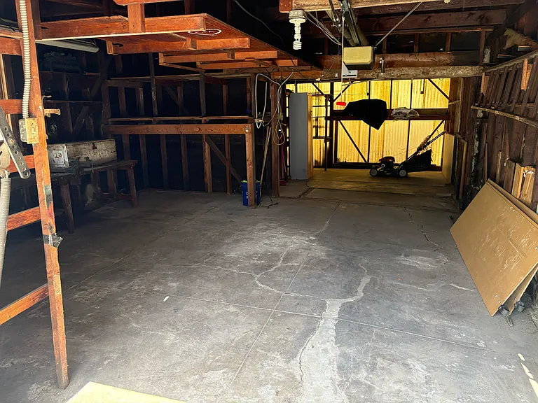 3022 Farmdale Ave — Photo 38