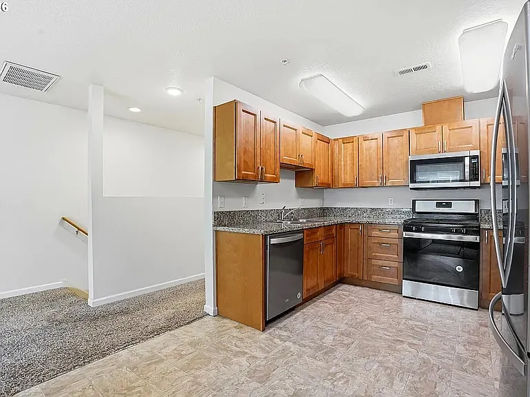 427 Harris Ln — Photo 9