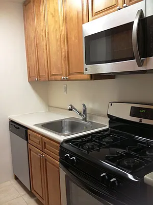 Rented by Prime Realty | media 20