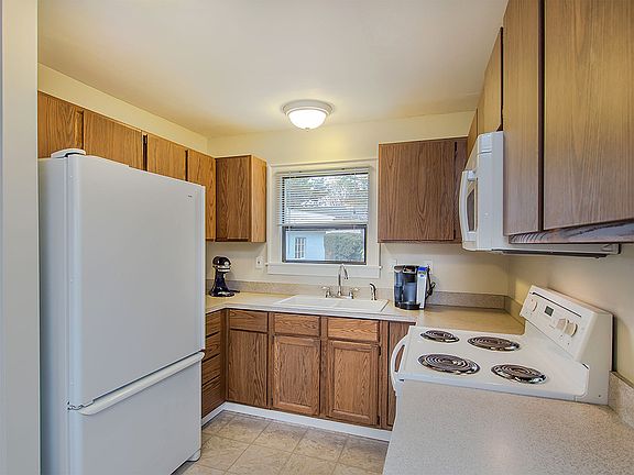 Mobile dishwasher not shown