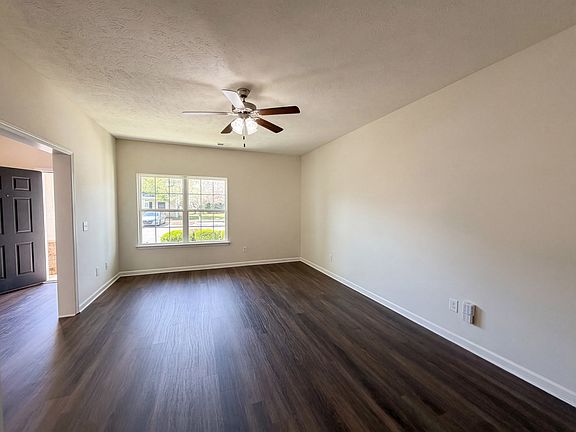 4th image of 2354 New Holland Cir