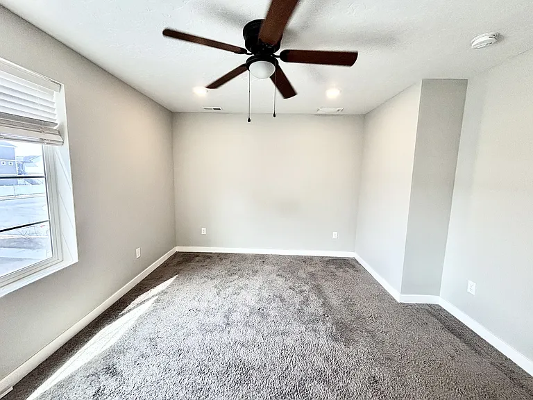 153 E Brushy Canyon St #1 — Photo 20