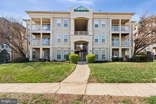 1031 Gardenview Loop #201 Photo 1