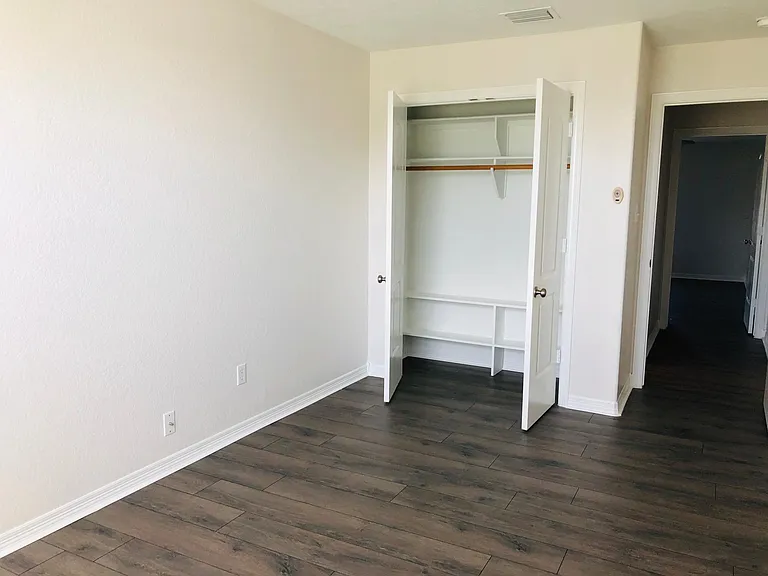 4338 Spring Garden Dr — Photo 11