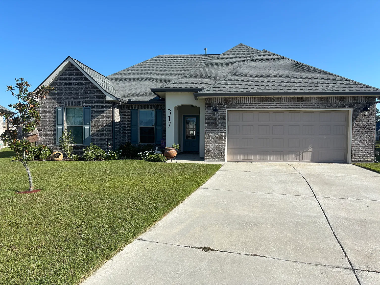 4 bed, 1865 sqft, $2,400 — Photo 1