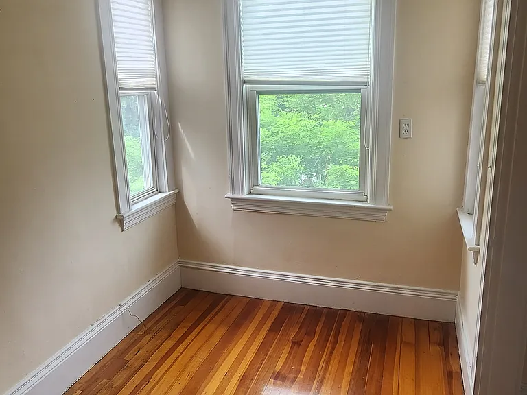 18 Perry St #3 — Photo 2