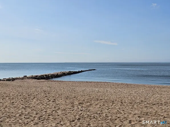 225 West Walk #225, West Haven, CT 06516