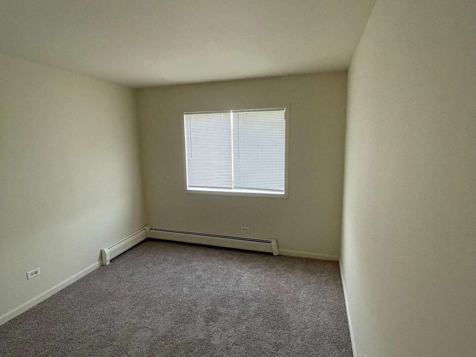 2 bed, 756 sqft, $1,650 — Photo 2
