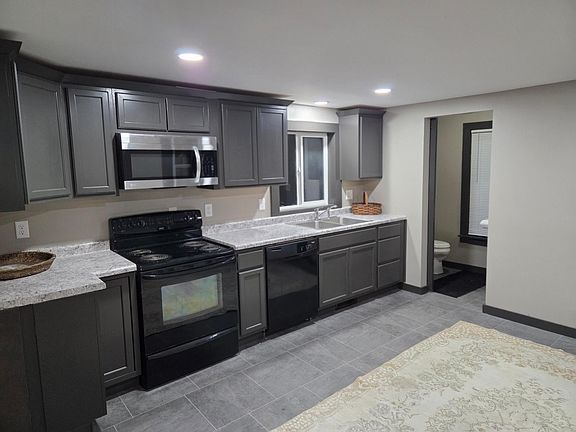 2nd image of 254 Court St S