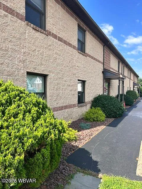 332 S Alley St #4