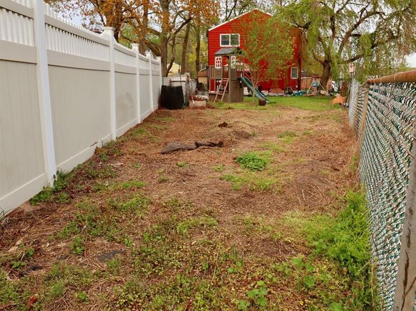 114 Pine Island Ter, Keyport, NJ 07735