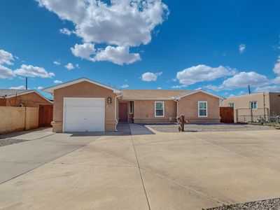 5007 Grande Dr NW, Albuquerque, NM, 87107