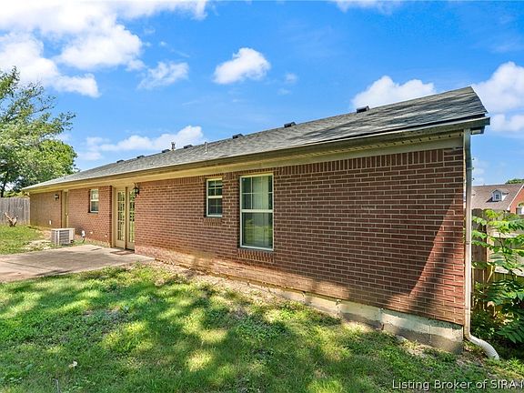 5th image of 61 Wolfe Trace Ct