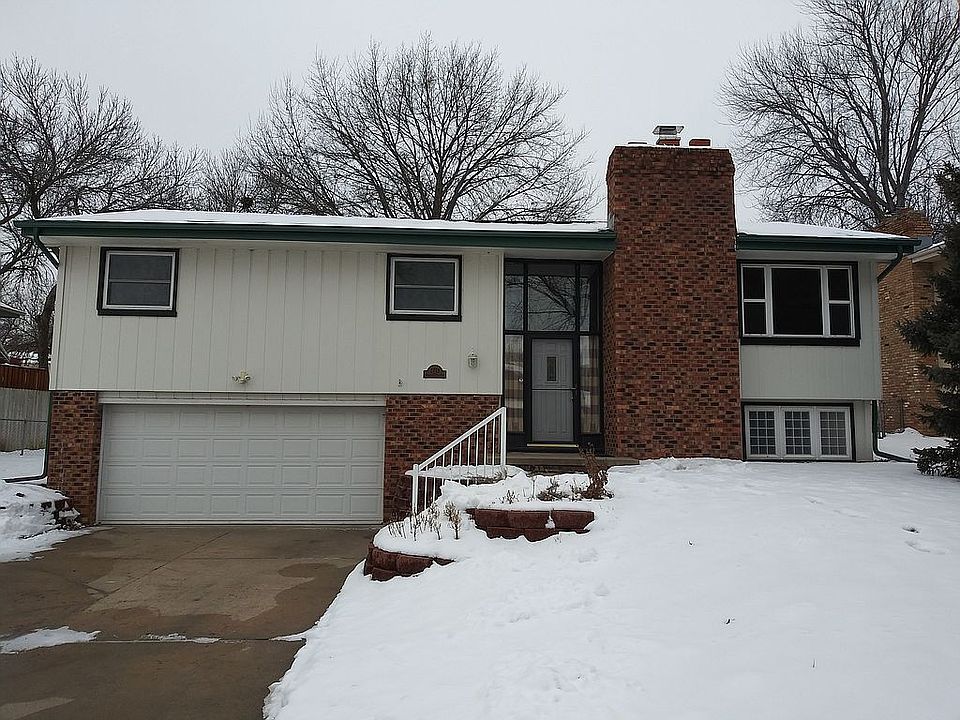 1st image of 2712 N 125th Ave