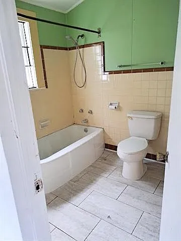 2612 Urquhart St — Photo 10