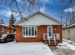 19 Bardwell Cres #4, Toronto, ON M1R 1E1