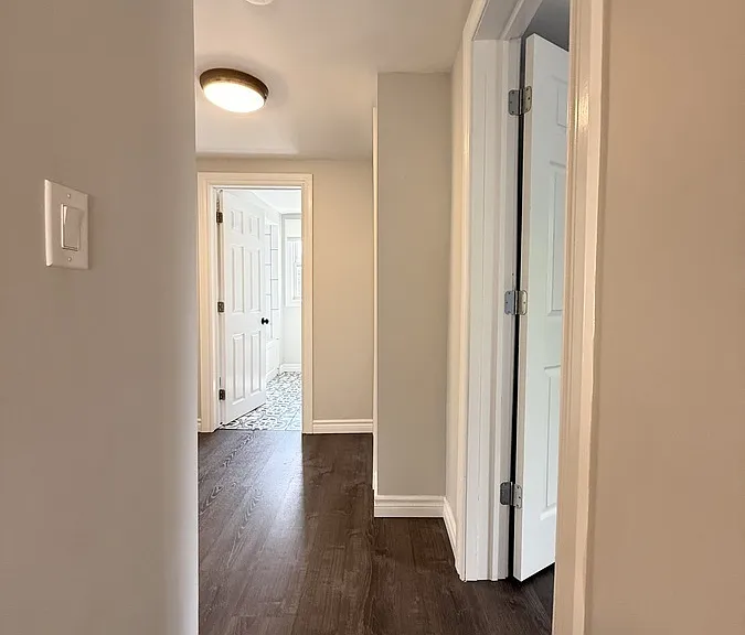 1677 Victoria Ave — Photo 22