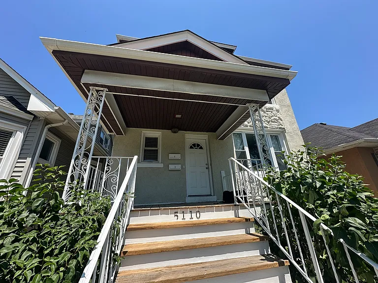 5110 W Byron St #1 — Photo 3